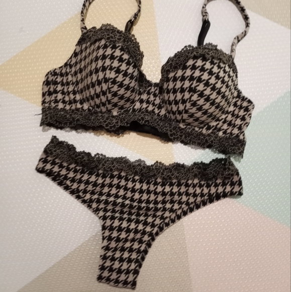 intimissimi Other - INTIMISSIMI Matching BRA 34B and Panty Small